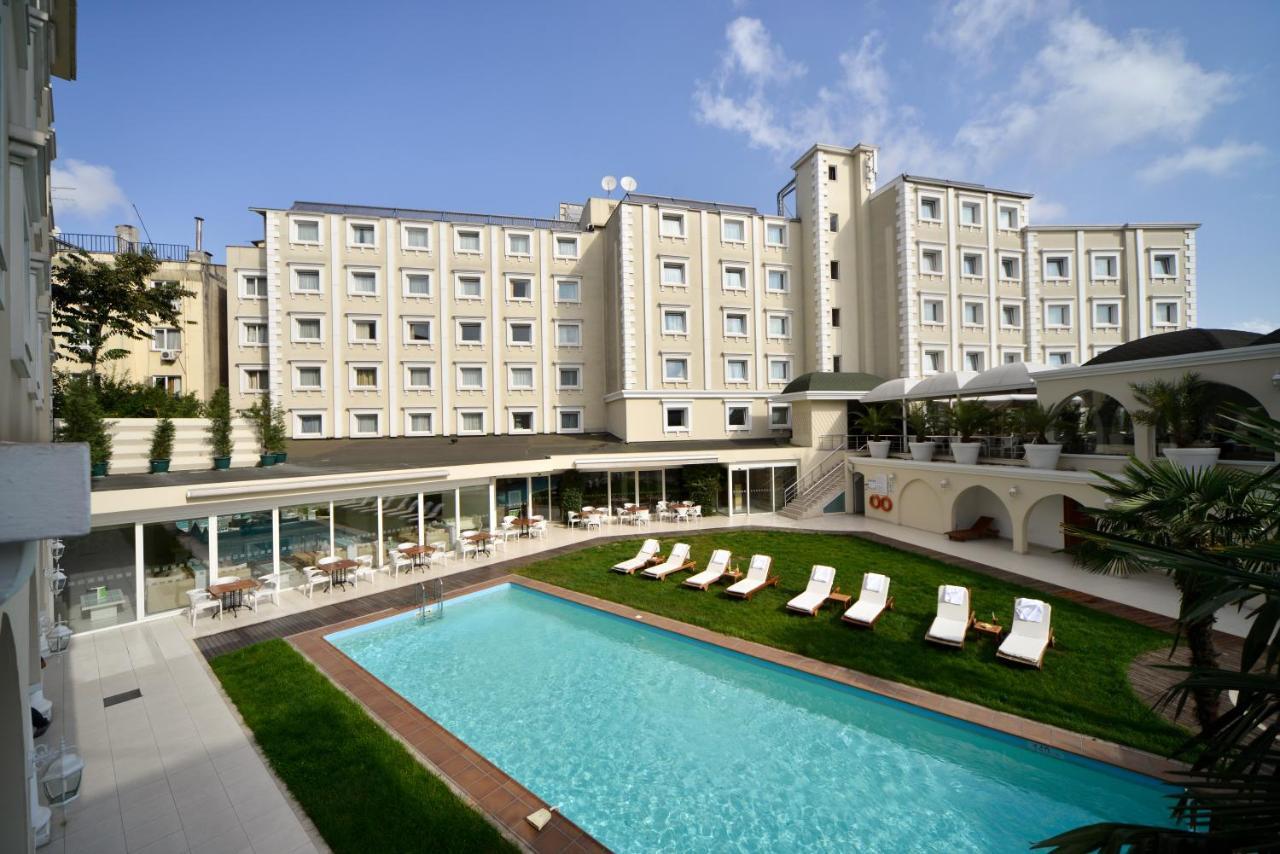 Hotel By Ihg