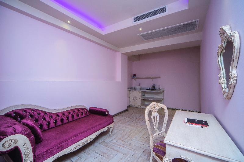 Elegance Hotel 3*