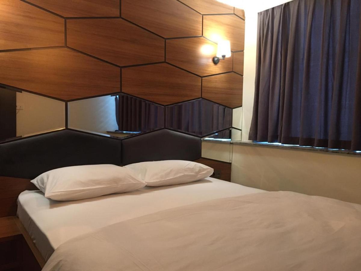 Aparthotel F & B *