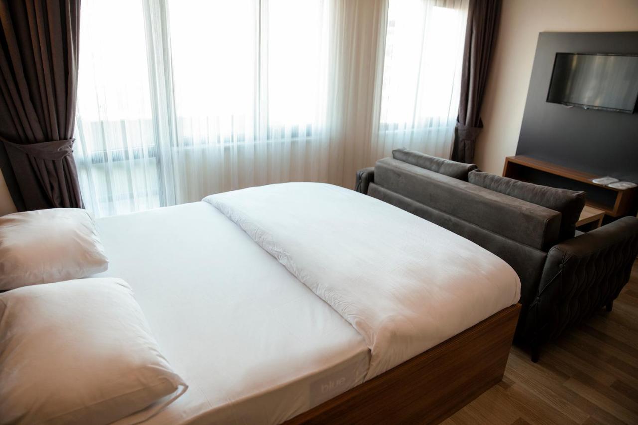 F & B Aparthotel