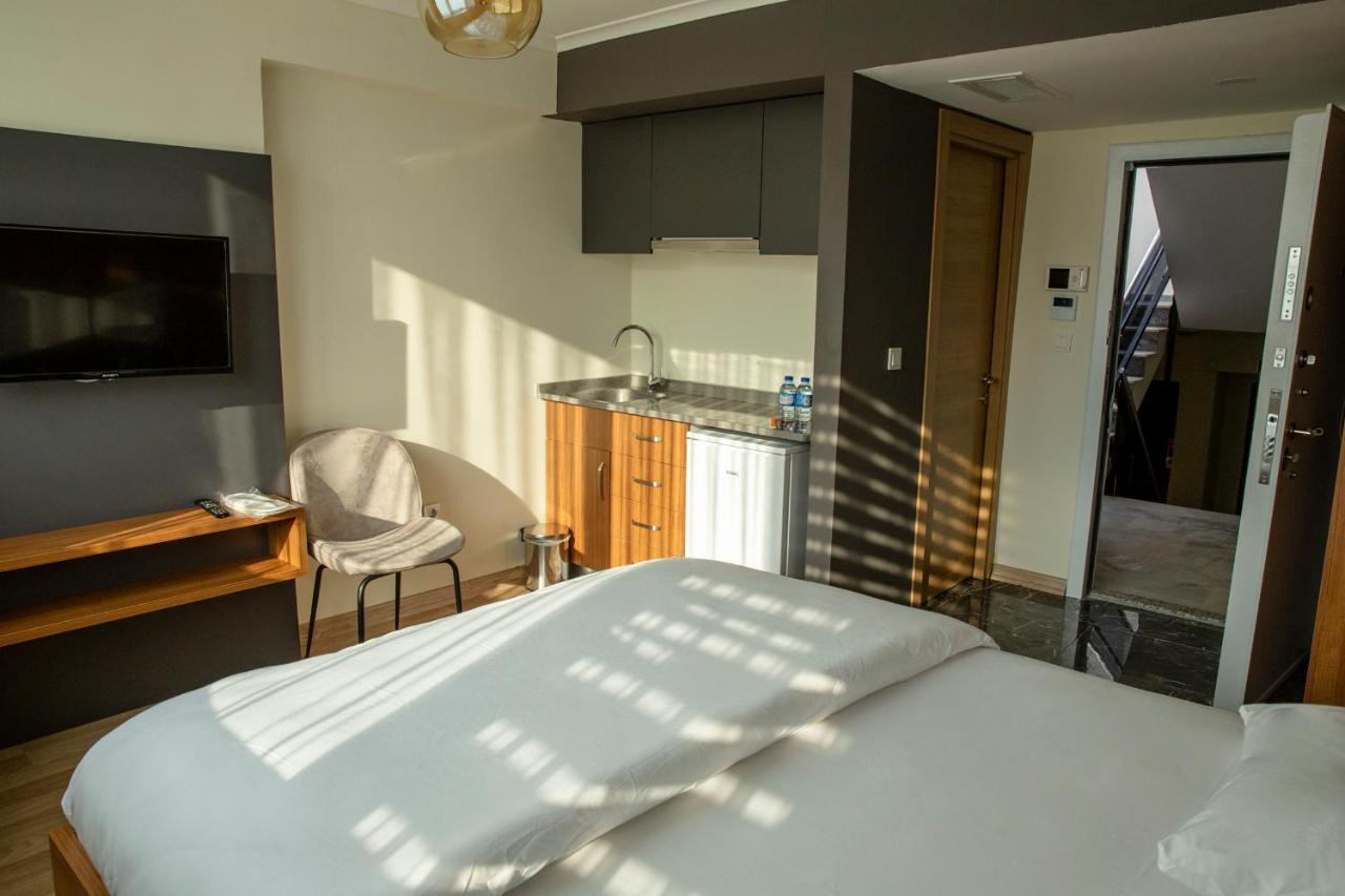 Aparthotel F & B