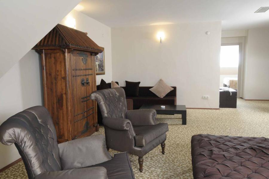 Bahira Hotel *