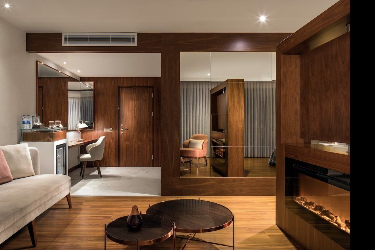 Lionel Otel
