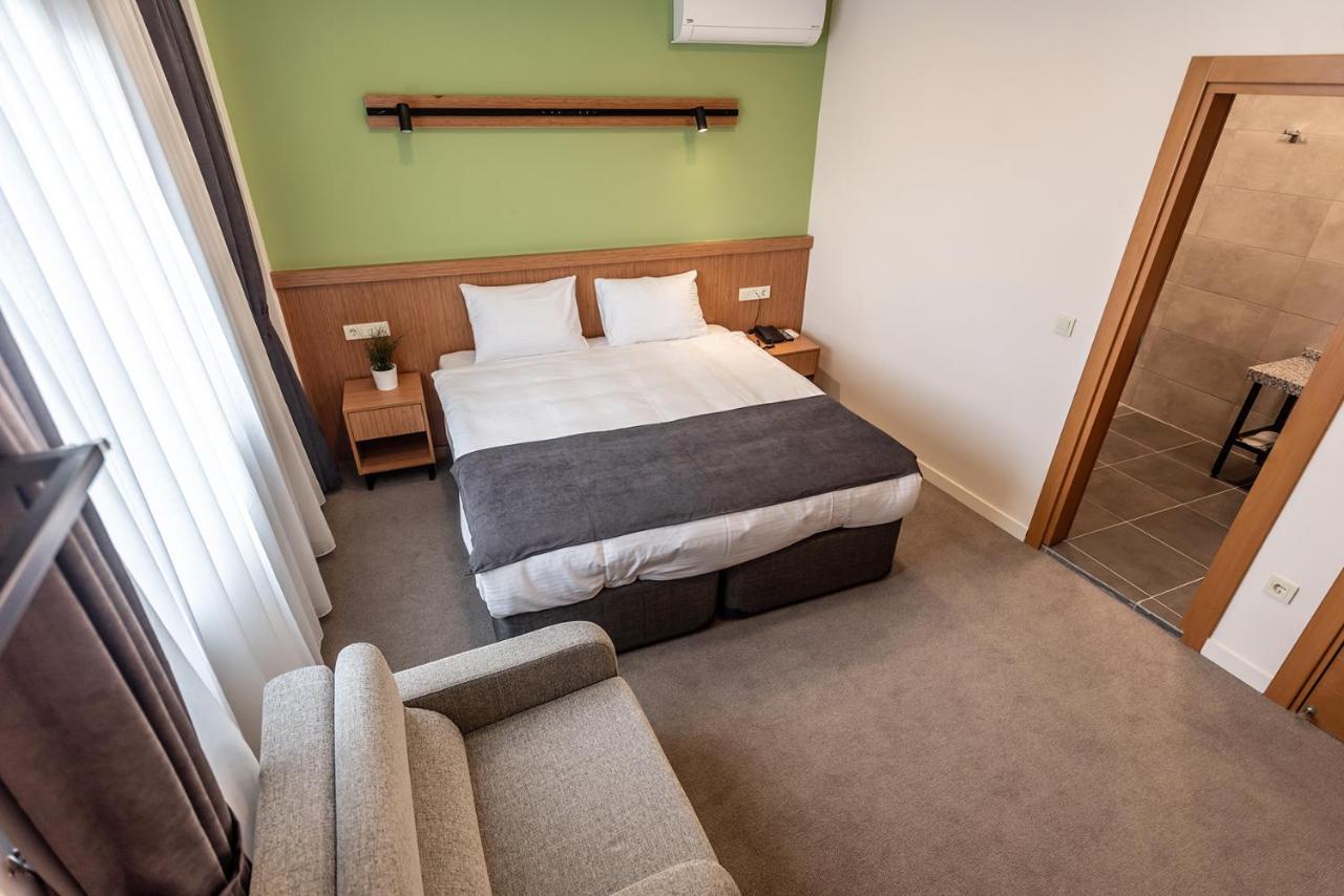 Bram Hotel