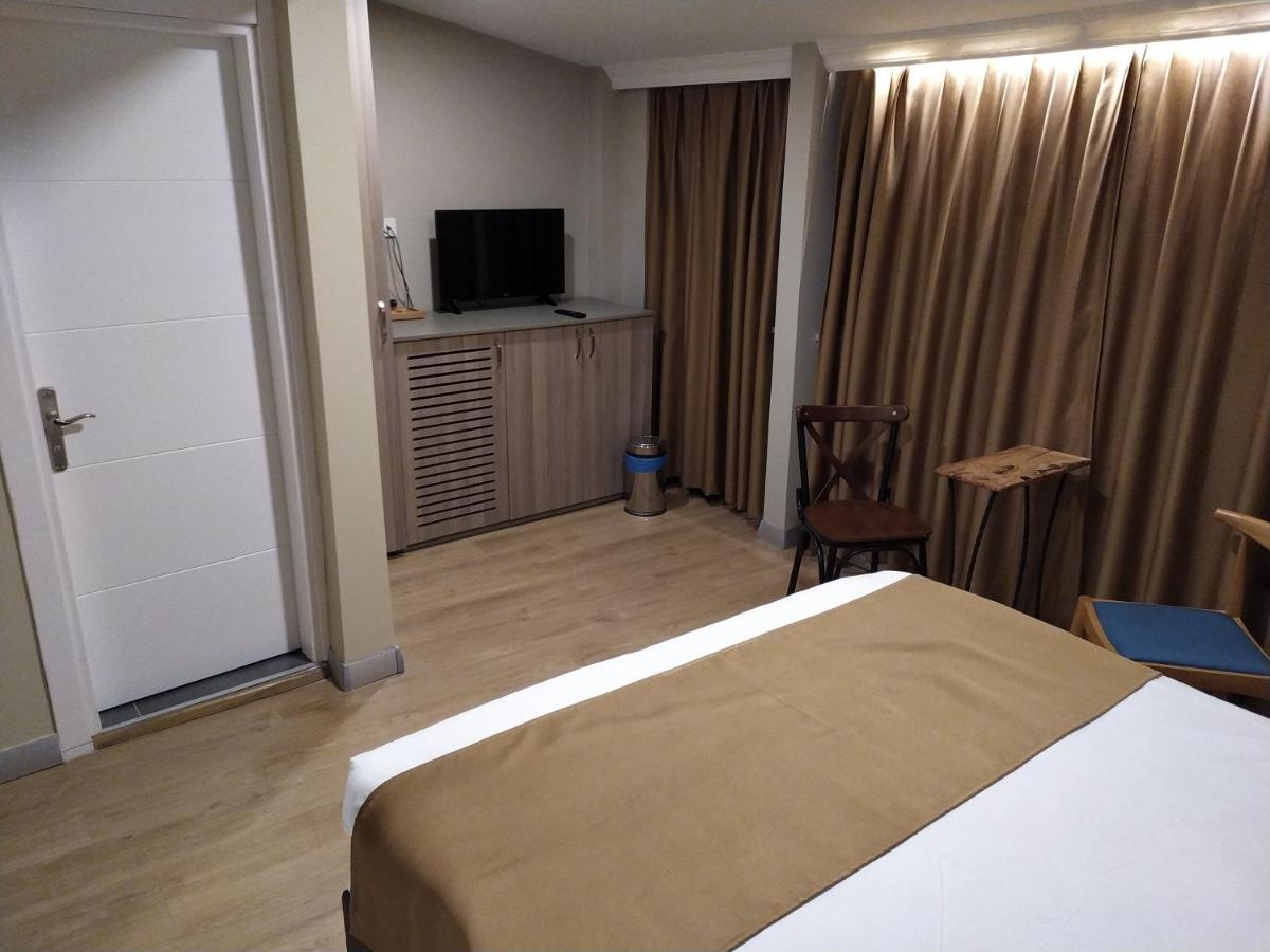 Jakaranda Hotel