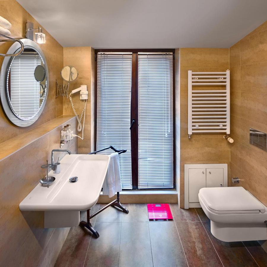Galateia Aparthotel 3*