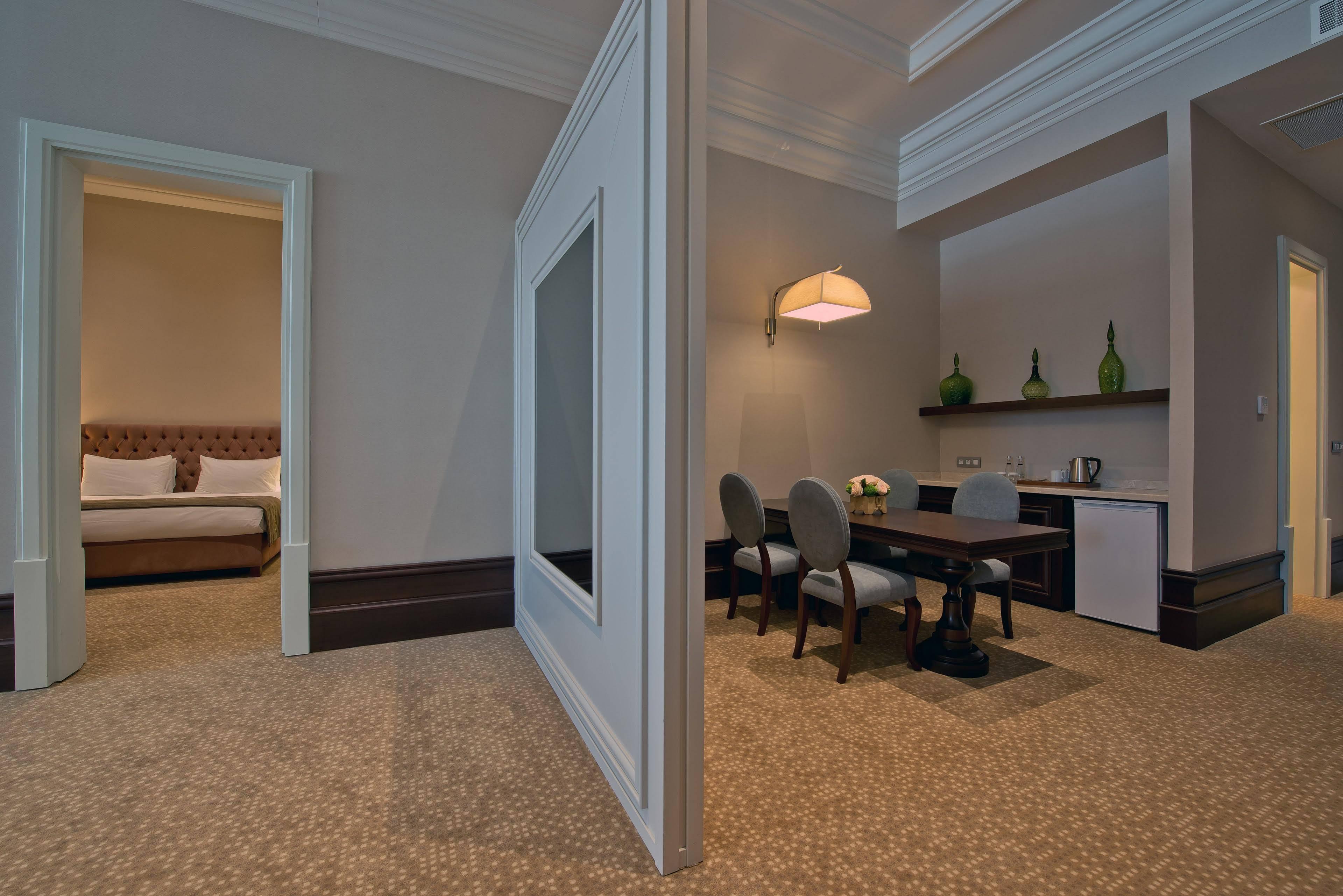 Vialand Palace 4*