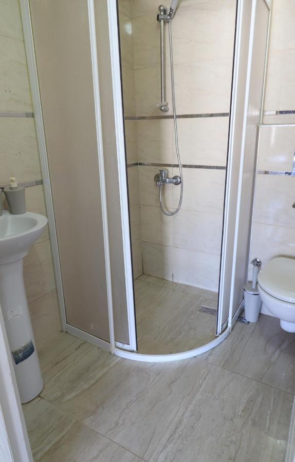 Apartment Aras *
