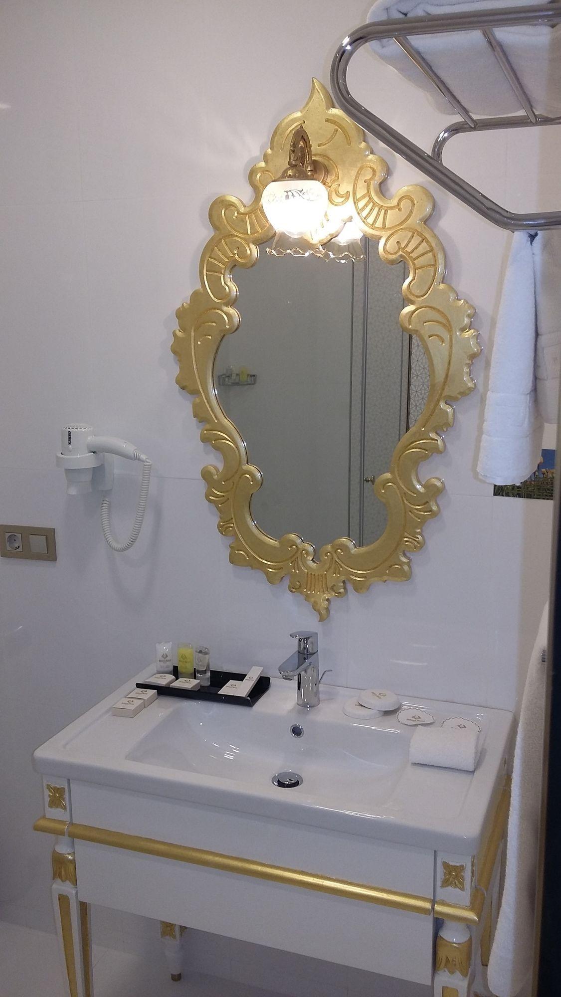 Hotel Mb Deluxe 4*