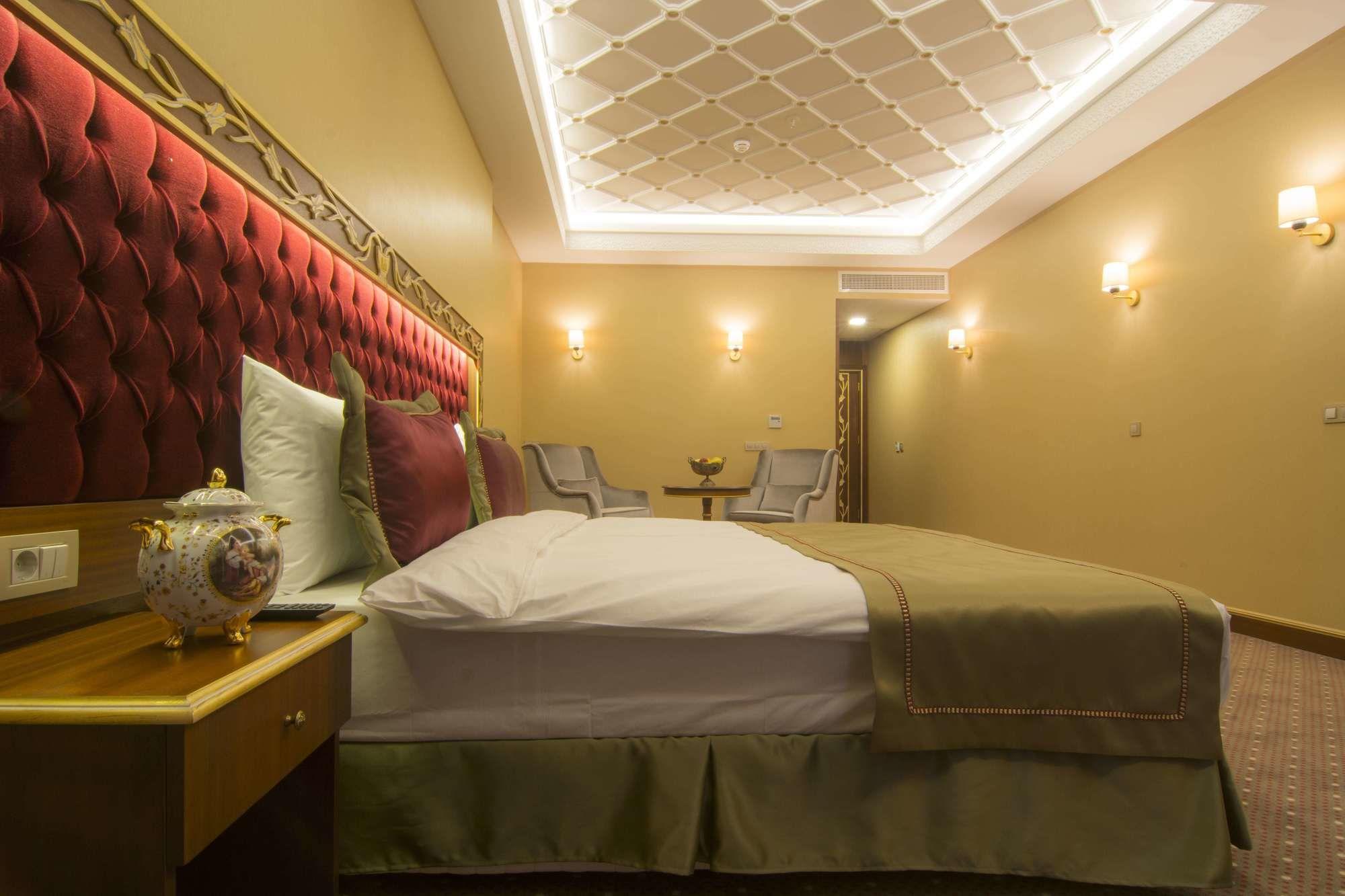 Mb Deluxe Hotel
