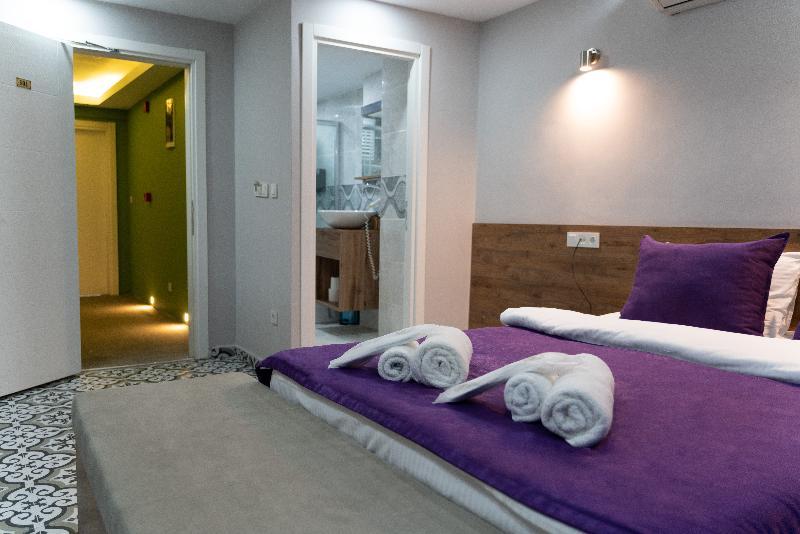 Greenpine Taksim 3*