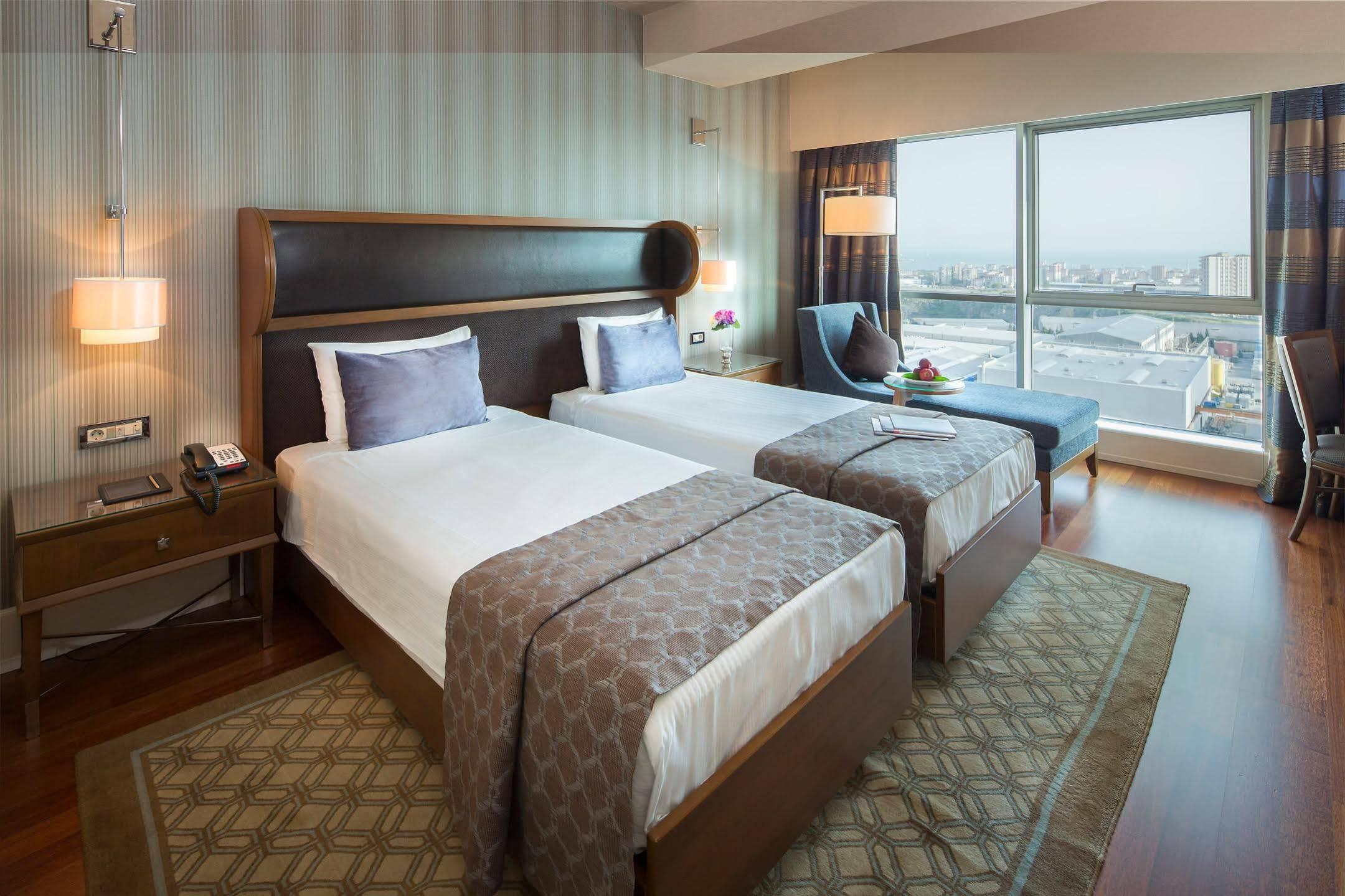 Hotel Titanic Business Kartal