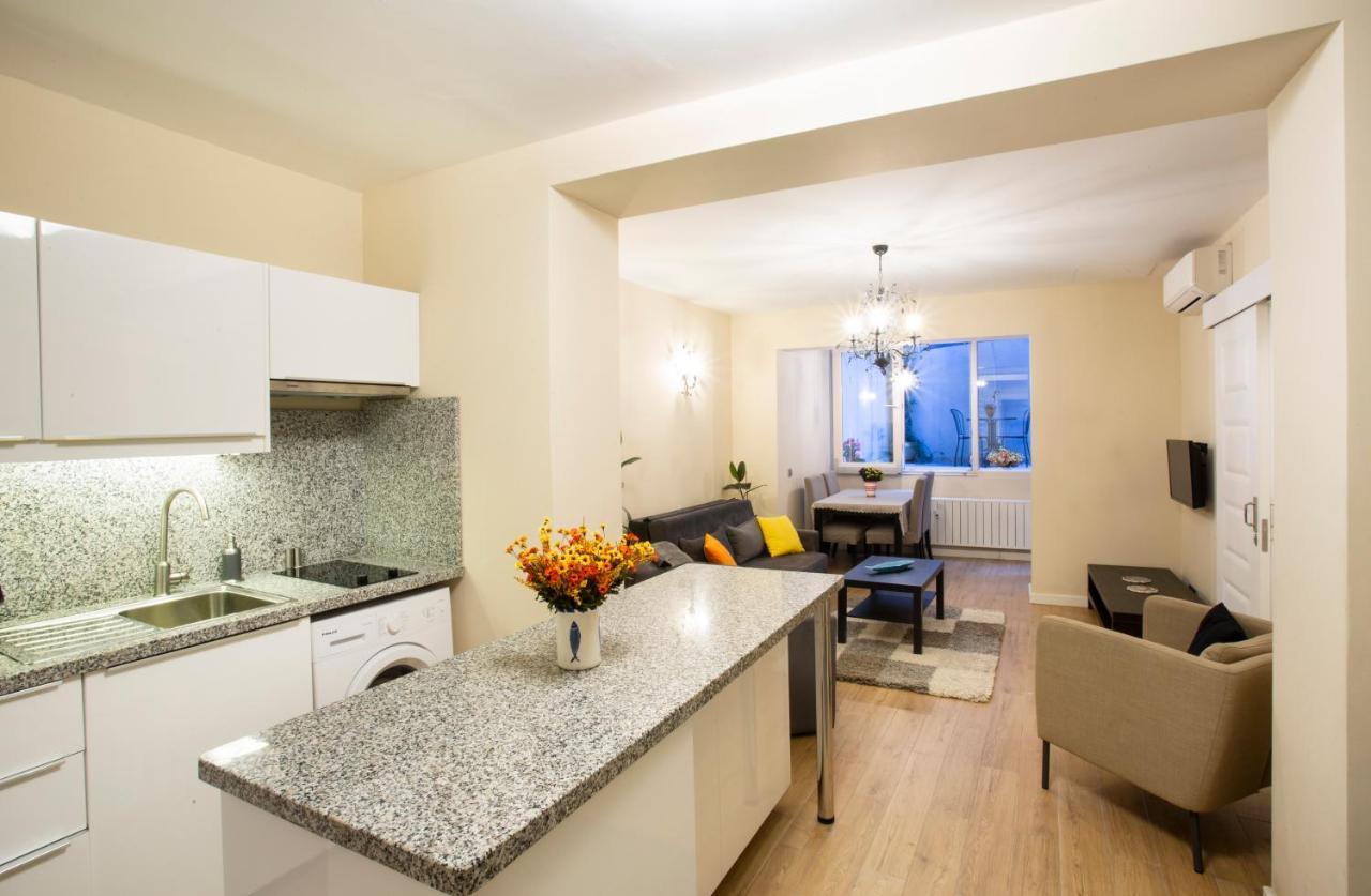 Deniz Apartment