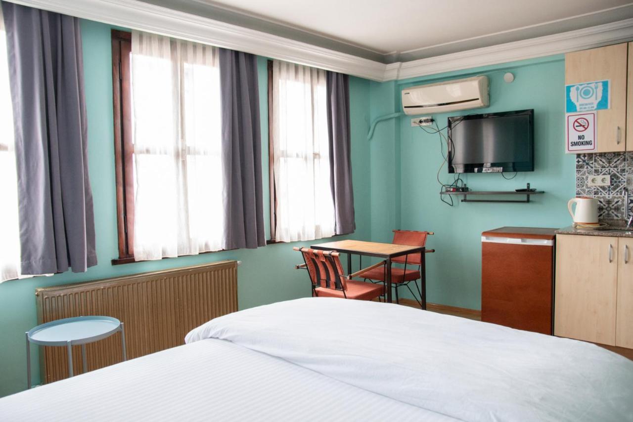 Hostel Yolo